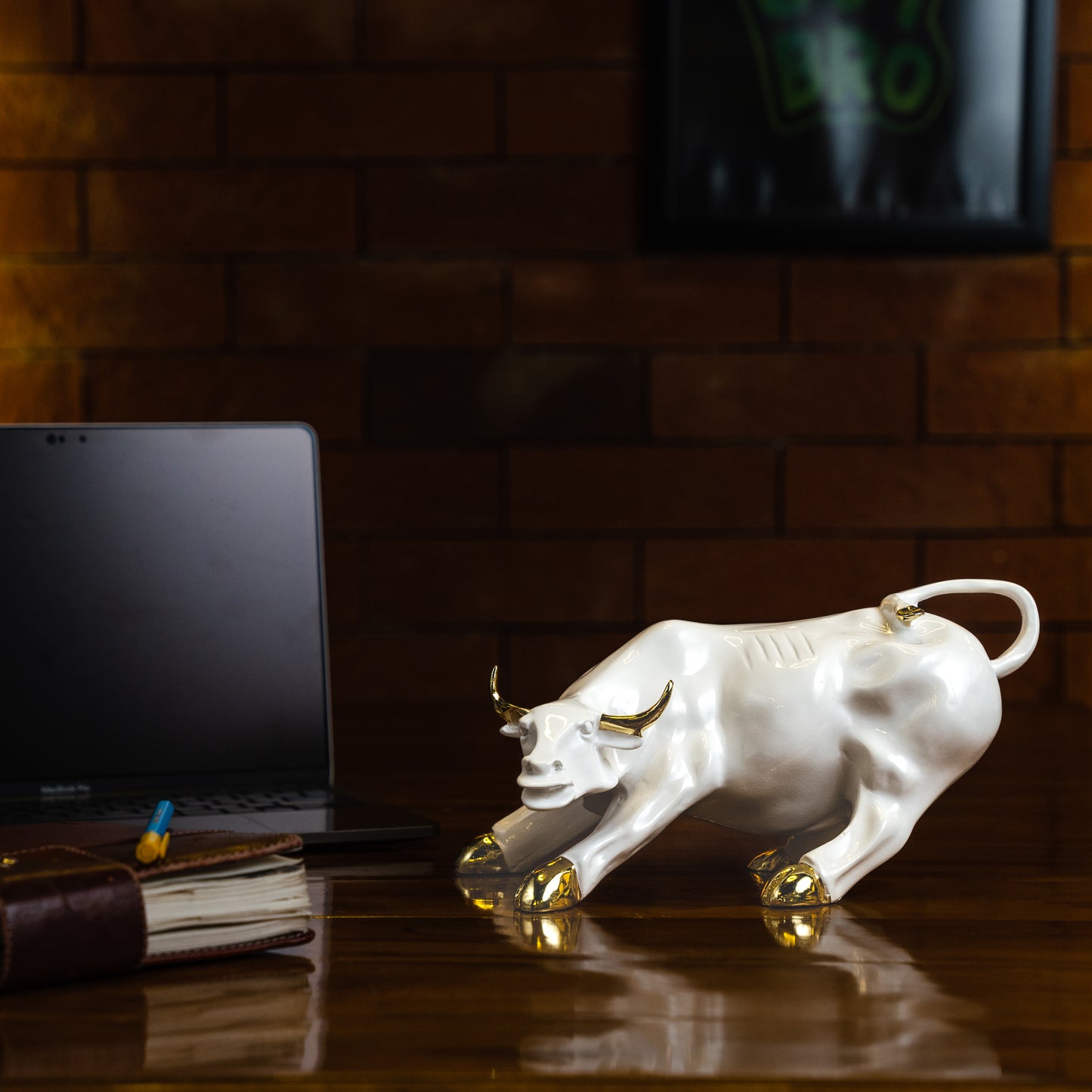 Fengshui Charging Bull- The opportunist ( Attracts Wealth and Big opportunities).