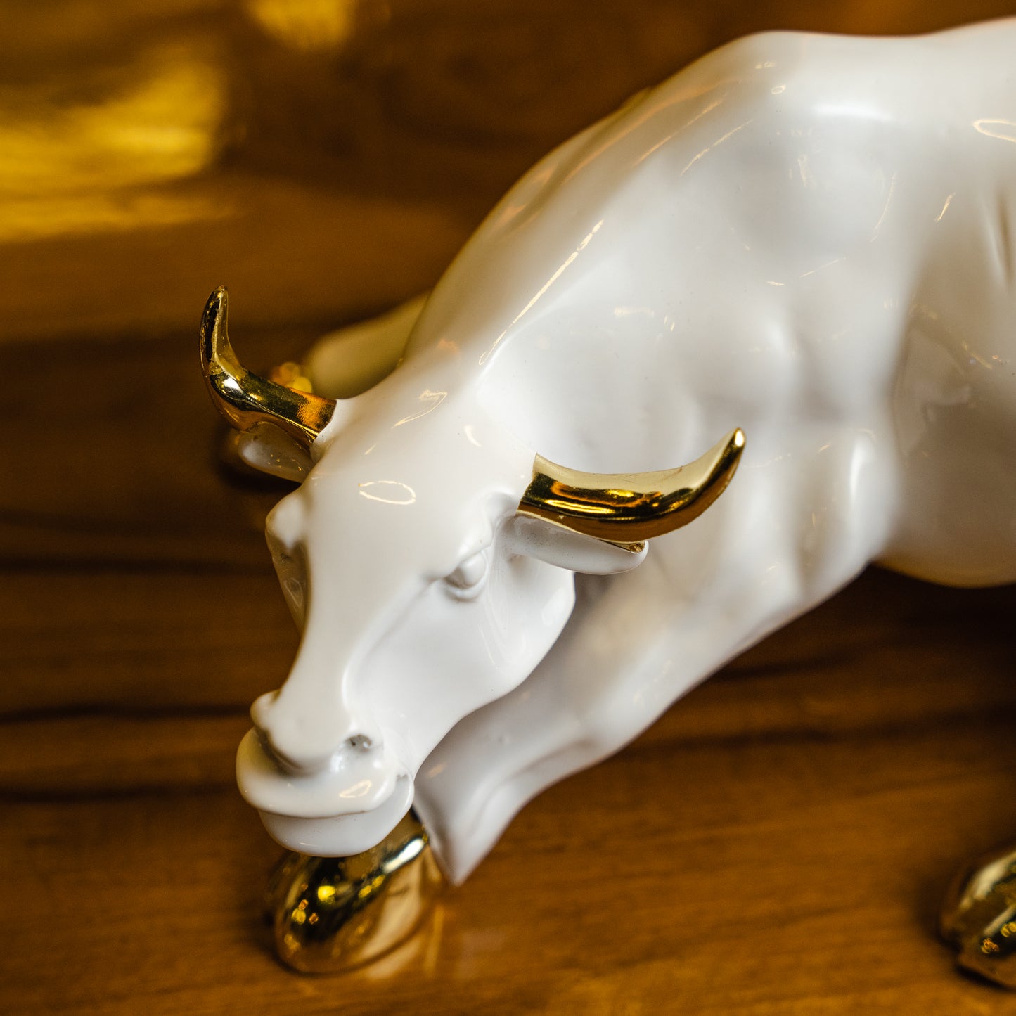 Fengshui Charging Bull- The opportunist ( Attracts Wealth and Big opportunities).