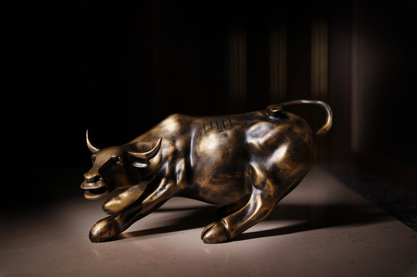 Fengshui Charging Bull- The opportunist(Attracts Wealth and Big opportunities)
